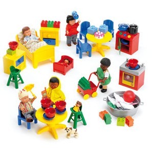 Dolls Family Set | With its multicultural male female dolls, this super set will appeal as much to girls as to boys.